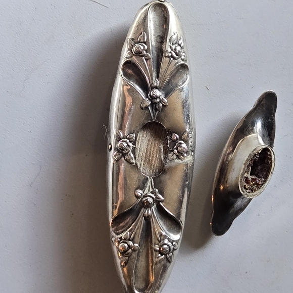 2 Antique silverArt deco beautiful vanity nail buffers - Picture 3 of 3